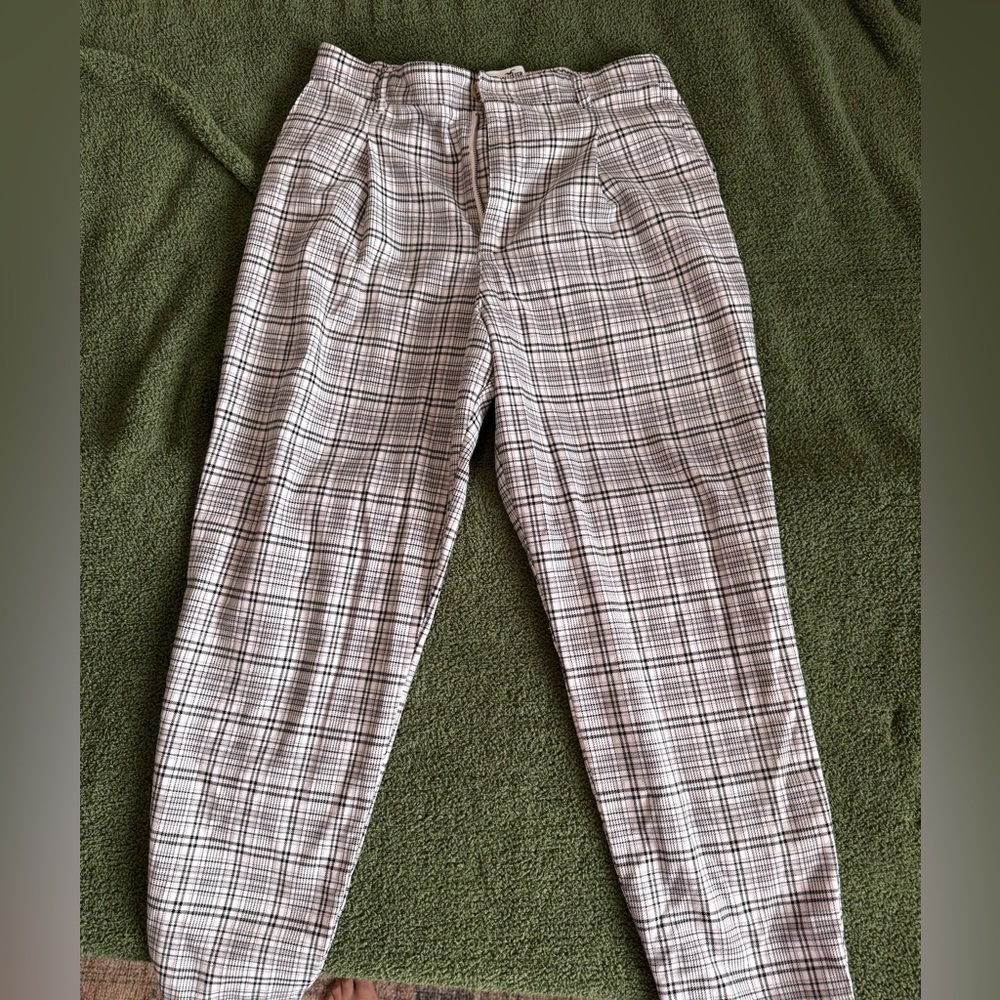 Hollister ankle length dress pants